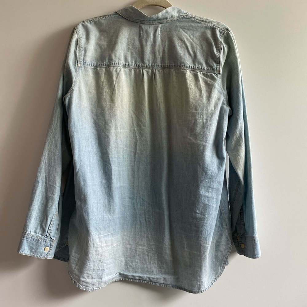 Madewell Chambray Button Down, Size Medium - image 2